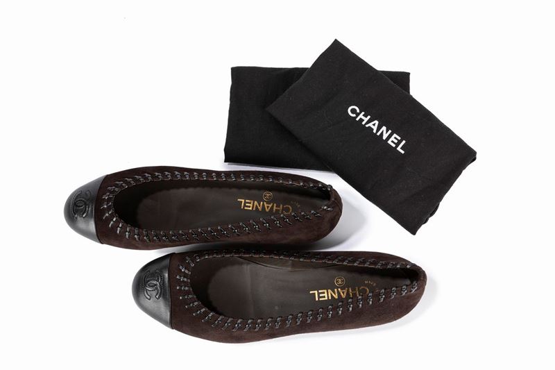 Sold at Auction: Chanel Grey CC Ballet Flat - Size 41
