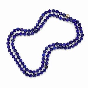 A lapislazuli and platinum necklace
