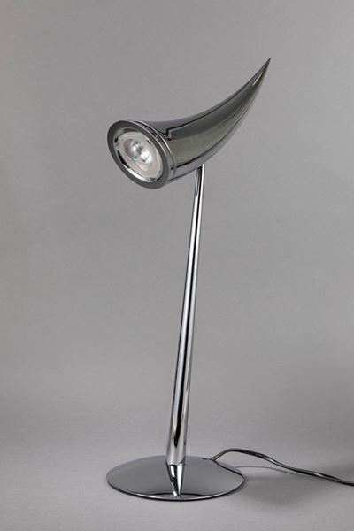 Lampada da tavolo Arà in metallo cromato