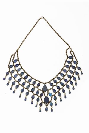 Middle Eastern necklace in silver metal and lapis lazuli