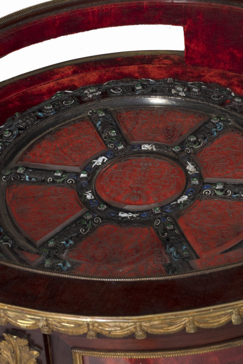 Importante Piatto in Argento e Cristallo di Rocca con Smeraldi, Rubini e Smalti, Austria Secolo X...