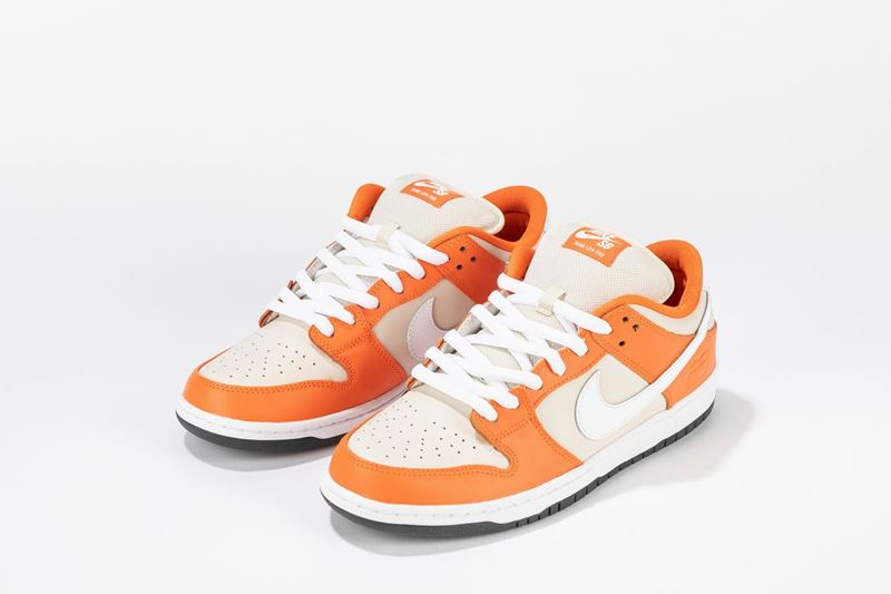 Dunk orange outlet box