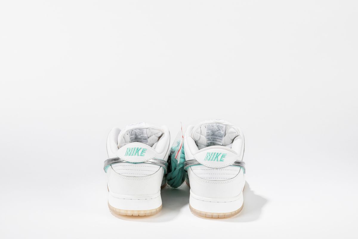NIKE - Dunk SB Low Diamond Supply Co White Diamond / Size US 11.5 