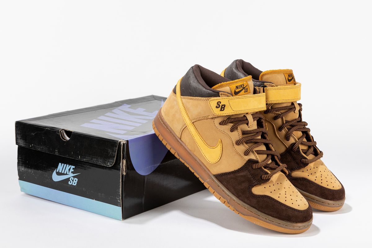 NIKE Dunk SB Mid Wheat Bronze Taglia US 10.5 EUR 44.5 2006 Sneakerhead la prima asta di sneakers in Italia Finarte casa d aste