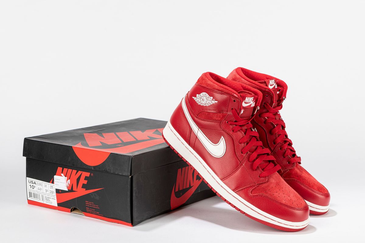 NIKE Jordan 1 Retro Gym Red Size US 10.5 EUR 44.5 2014 Sneakerhead the first sneakers auction in Italy Finarte casa d aste