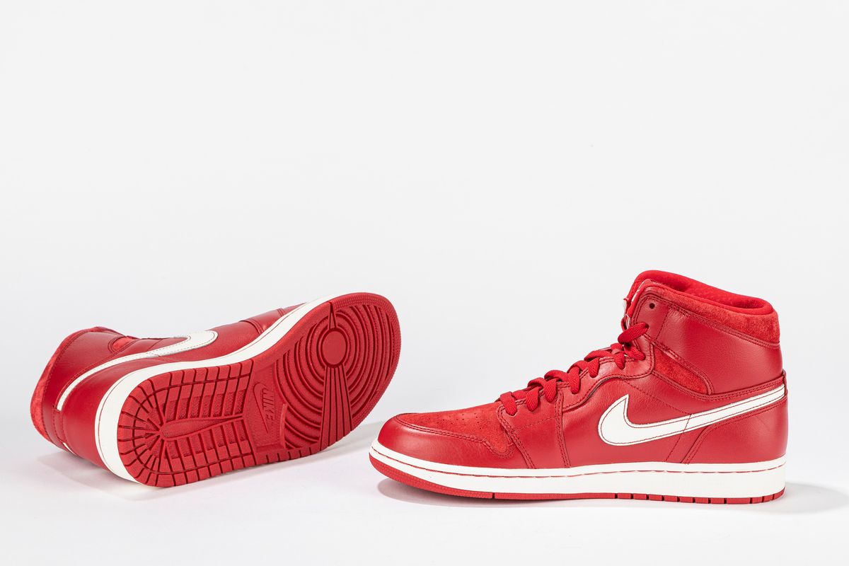 NIKE Jordan 1 Retro Gym Red Size US 10.5 EUR 44.5 2014 Sneakerhead the first sneakers auction in Italy Finarte casa d aste