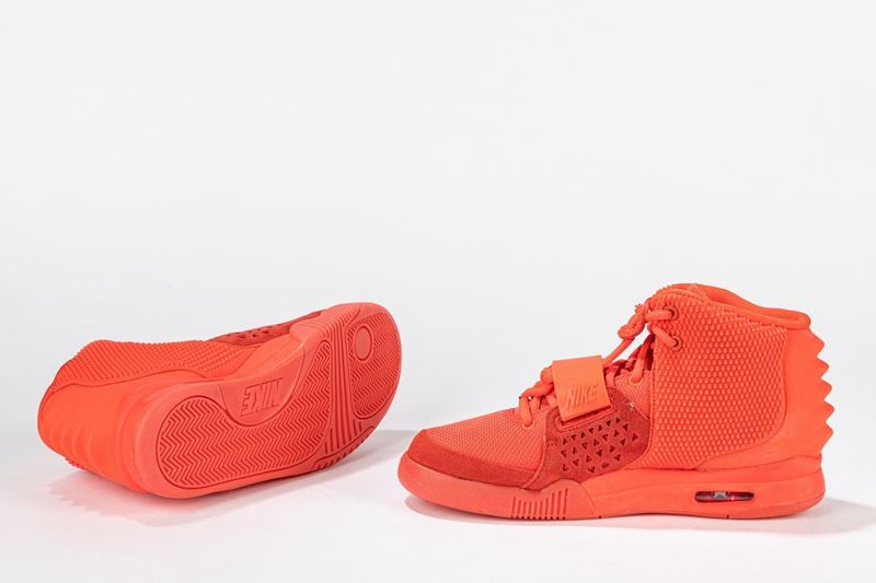 Nike air yeezy 2 red october original on sale price