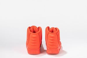 Nike yeezy red hot sale october prezzo