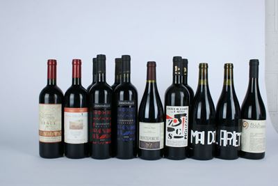 Selezione di vini dai Colli Euganei, varietà e annate multiple