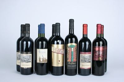 Selezione di vini dell'Alto Adige, assortimento di annate riserva e varietà