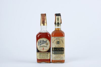 Barton Reserve Bourbon Whisky e J.W. Dant 7 Year Old Bourbon,セットに含まれる1本ずつのボトル