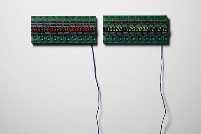 Opposite Harmony - Installazione luminosa in LED e pannello in alluminio