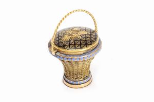 - Orologio in oro con smalti, a forma di cestino, Francia inizi secolo XIX