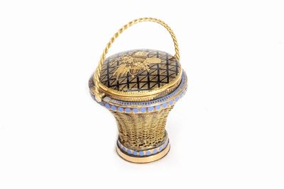 Orologio in Oro con Smalti, a Forma di Cestino, Francia Inizi Secolo XIX