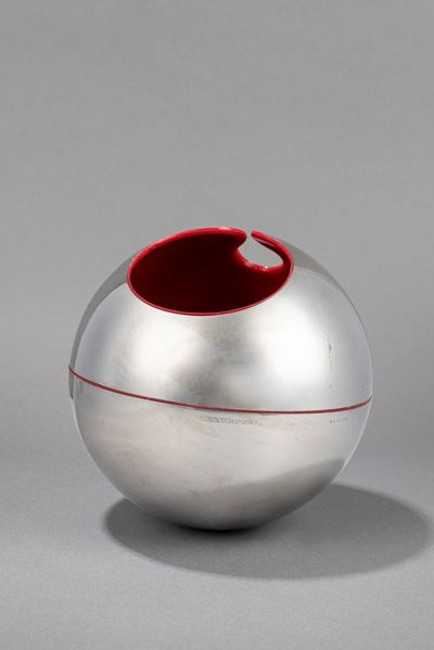 Guscio n.1, 1968, acciaio inox e polipropilene