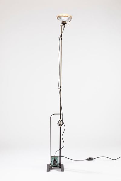 Lampada da terra Toio