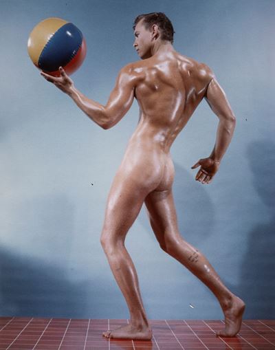 Nu Au Ballon