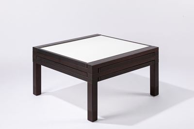 Tavolino in legno massiccio con piani in formica