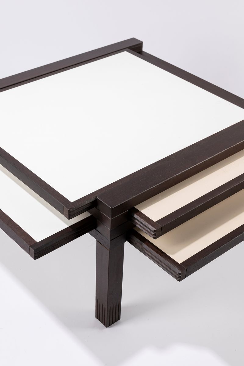 Bernard Vuarnesson - Tavolino in legno massiccio con piani in formica