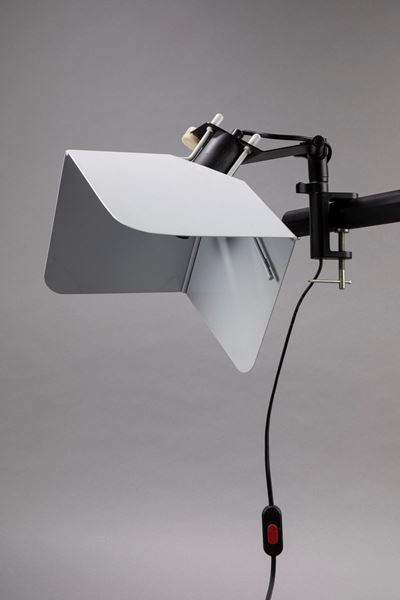 Lampada a morsetto, metallo sagomato e piegato, 1970 ca.