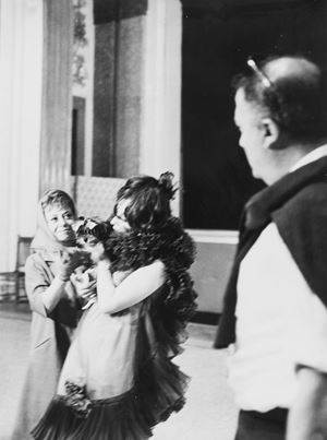 Valentina Cortese and Giulietta Masina in "Giulietta degli Spiriti"