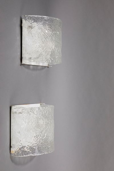 Coppia di lampade da muro in vetro di Murano e metallo verniciato