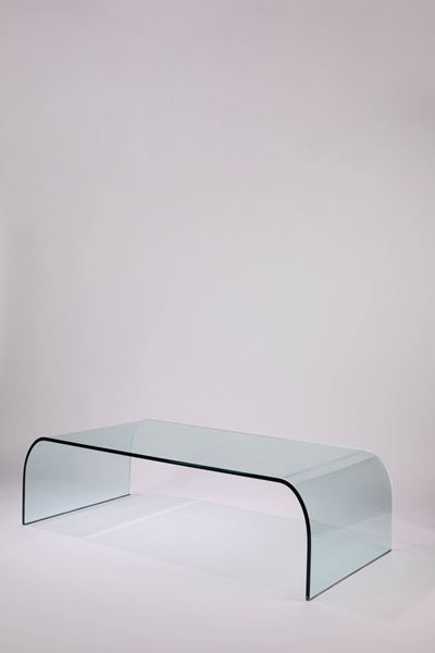 Tavolino in vetro curvato