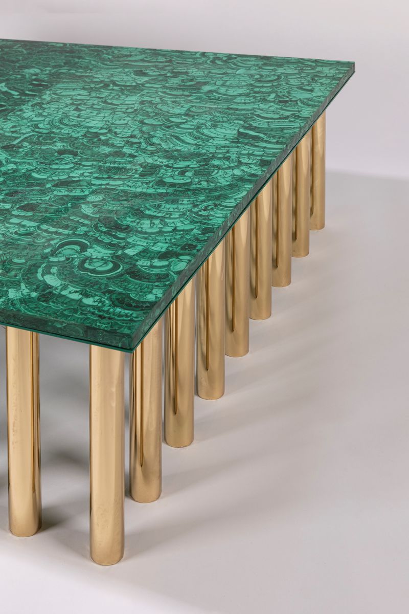 Studio Superego - Tavolino in malachite con gambe in ottone lucido