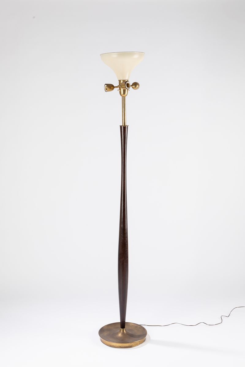 Osvaldo Borsani - Lampada da terra in legno laccato con base in ghisa e ottone