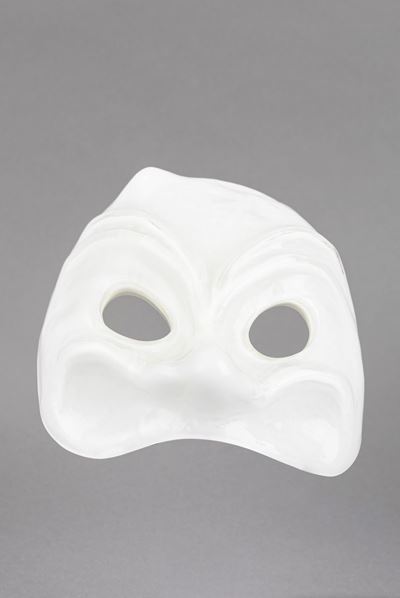 Maschera, vetro incamiciato bianco opalino, 1990