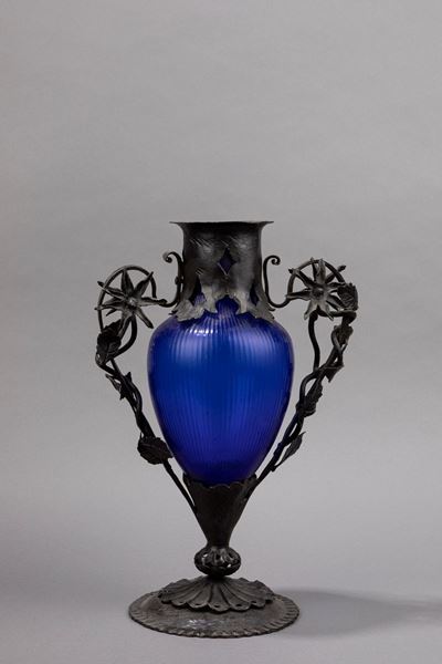 Vaso in ferro e vetro soffiato di Murano