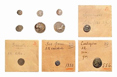 Lotto di 10 monete in argento del mondo greco e magno greco con bustine di collezione