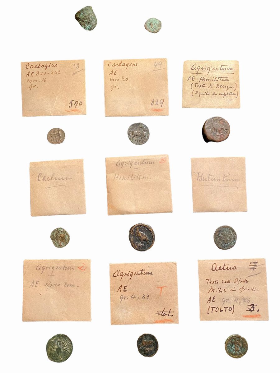 Lotto di 11 monete in bronzo, Grecia e Magno Greco