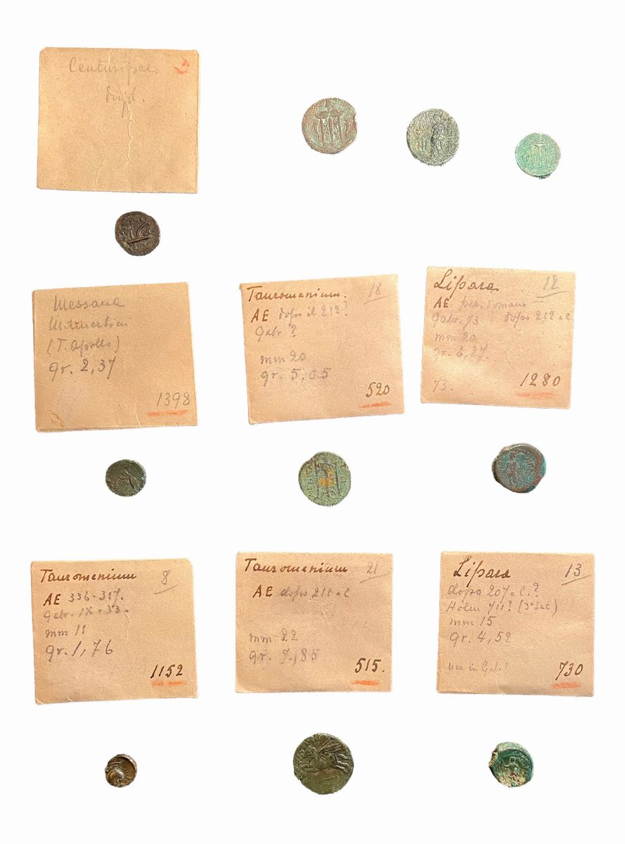 Lotto di 10 monete in bronzo del mondo greco, inclusi esemplari da Tauromenion, Lipari e Messana