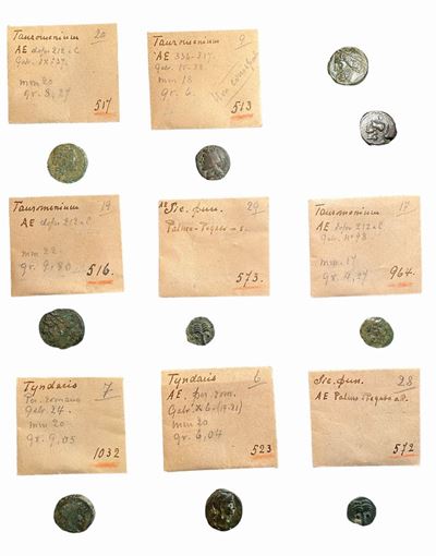 Lotto di 10 monete in bronzo del mondo greco e magno greco, tra cui Tyndaris e Tauromenion