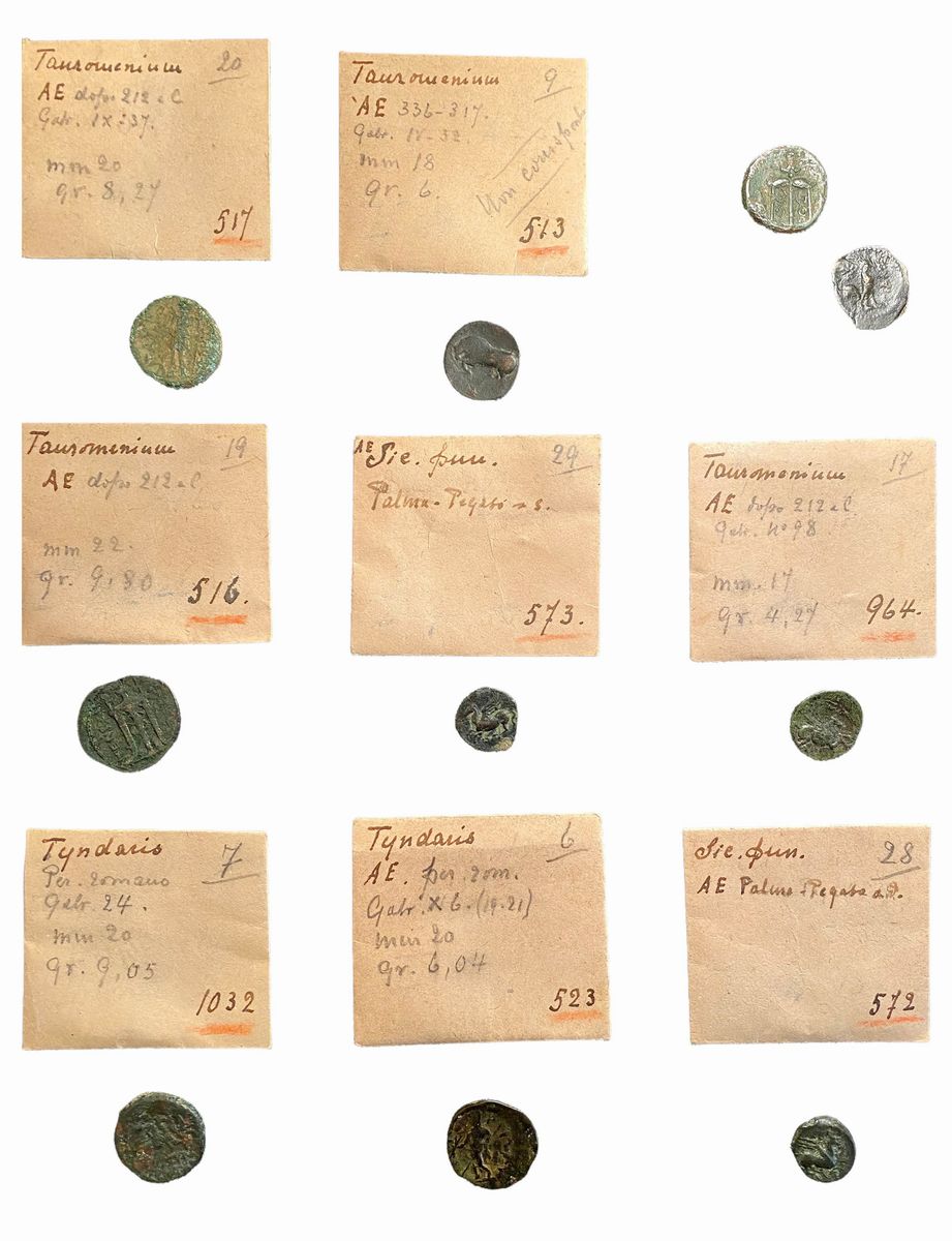 Lotto di 10 monete in bronzo del mondo greco e magno greco, tra cui Tyndaris e Tauromenion