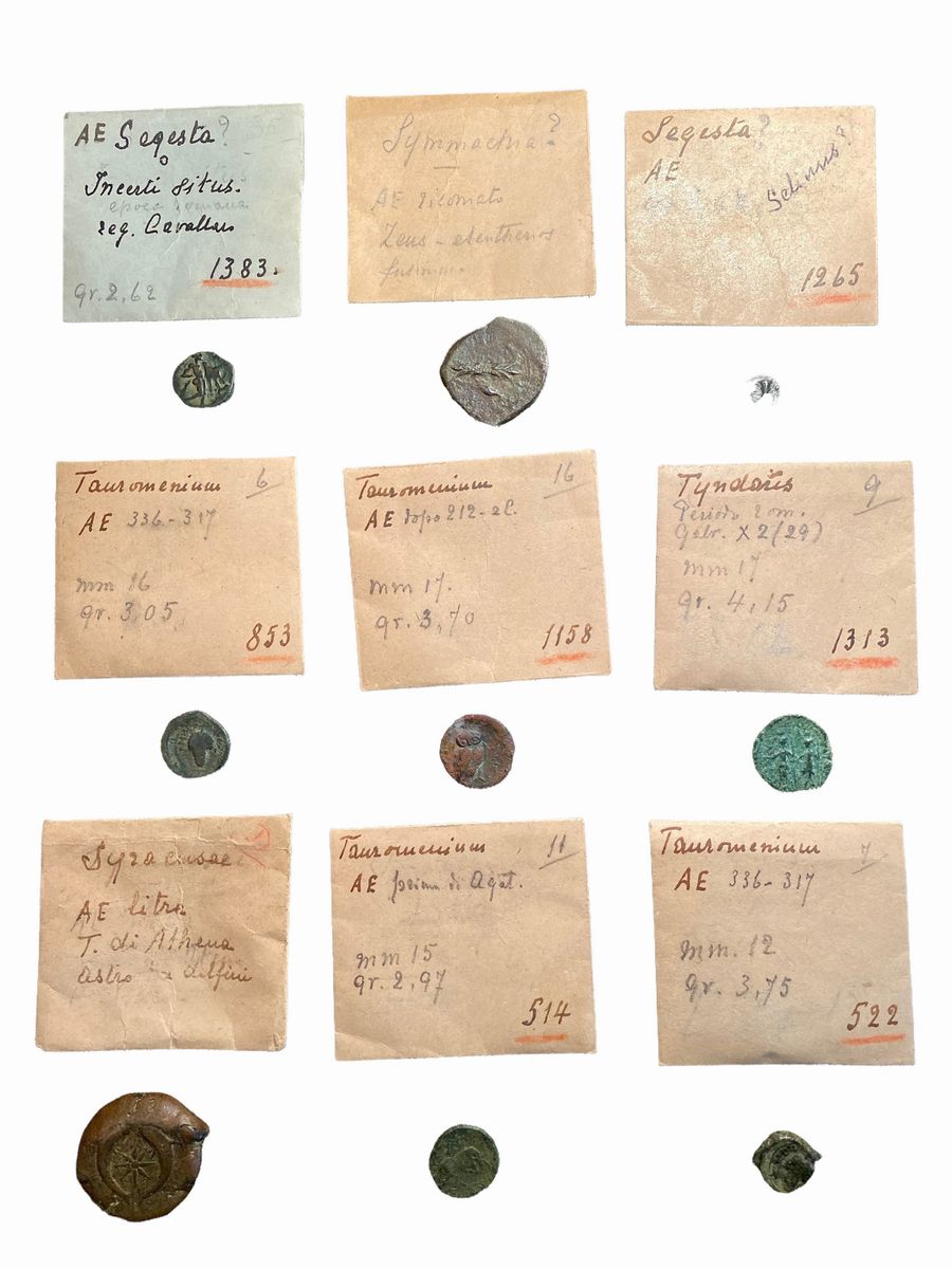 Lotto di 9 Monete in Bronzo del Mondo Greco e Magno Greco, Segesta, Tauromenion, Tyndaris, Siracu...