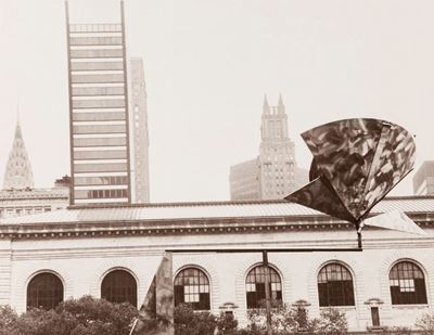 Two Conical Segments, Gyratory Gyratory II, New York