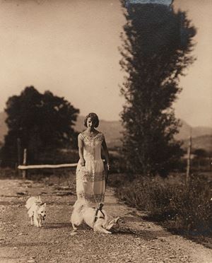 Senza titolo (Signora con cani)