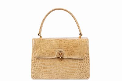 Borsa in coccodrillo color champagne con chiusura in occhio di Tigre