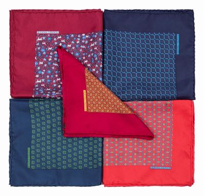 Set di cinque foulard pochette in seta, vari colori e fantasie