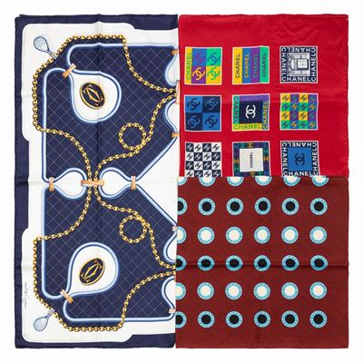 Lotto composto da tre foulard in seta con vari colori e fantasie