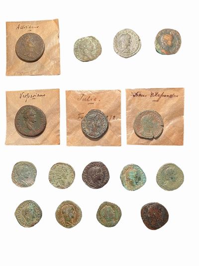 Lotto di 16 sesterzi di epoca imperiale, tra cui Filippo II, Alessandro Severo, Giulia Mamea, Gor...