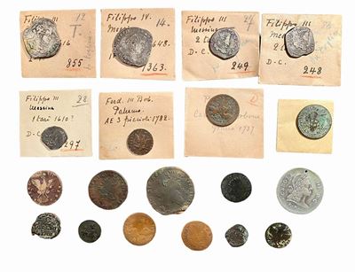 Lotto di 19 monete: 4 tarì (2), 2 tarì (2), 1 tarì, 3 piccioli, 2 grano, 10 grana, 6 tarì di Carl...