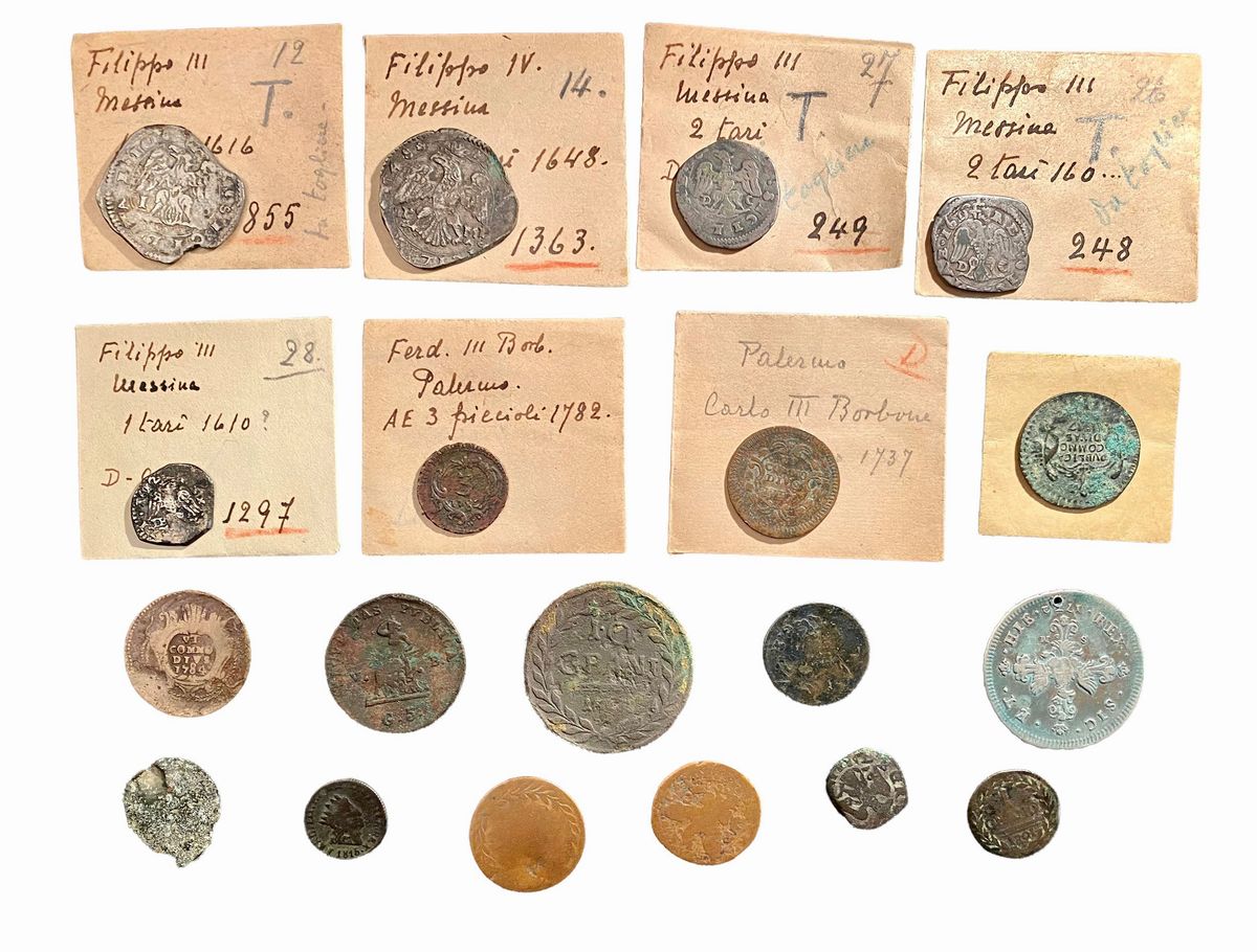 Sicilia - Lotto di 19 monete: 4 tarì (2), 2 tarì (2), 1 tarì, 3 piccioli, 2 grano, 10 grana, 6 ta...