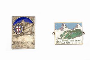 Due placche in metallo e smalti della II e della V Coppa Invernale delle Alpi, 1933 e 1938