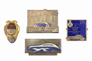 Lotto composto da quattro placche in metallo e smalti del V, IX, X e XI Concorso Romano delle Carrozzerie, 1930 e 1934-36