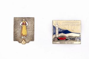 Due placche in metallo e smalti dell'Autoraduno nazionale a Cantù, 1938-1939