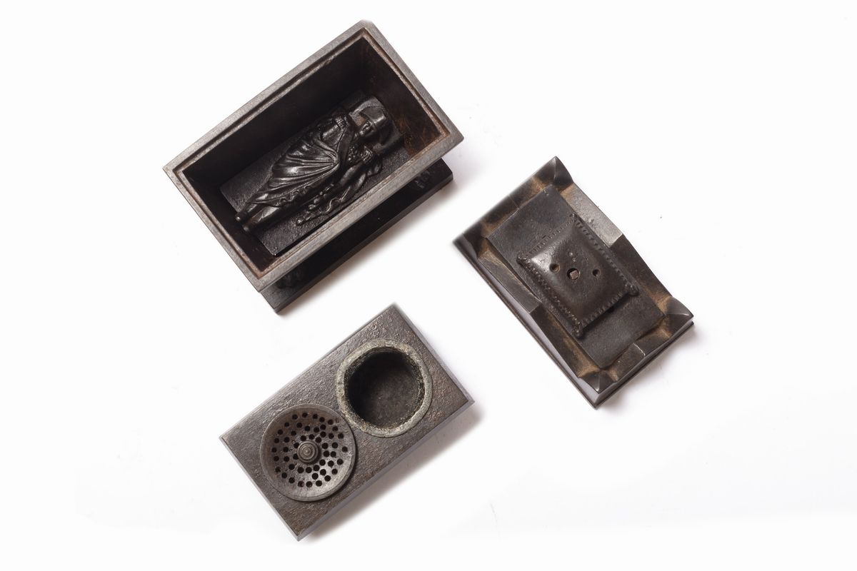 Calamaio in Bronzo a Forma di Sarcofago Neoclassico, Secolo XIX