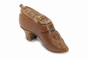 Small wooden box in the shape of a shoe, late 18th century